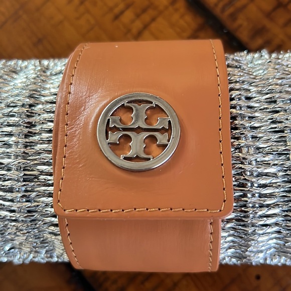 Authentic refurbished Tory Burch purse/clutch - Picture 6 of 8